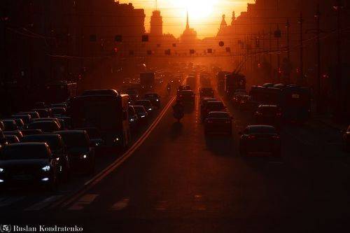 Невский проспект на закате дня