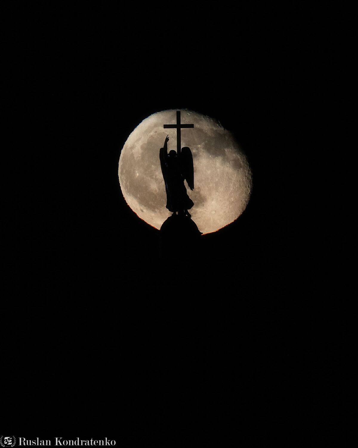 санкт-петербург, александровская колонна, ангел, полнолуние, луна, ночь, прострел, Кондратенко Руслан