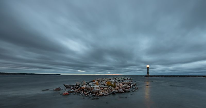 маяк, лапдога, утро, камни, осень Маяк фото превью