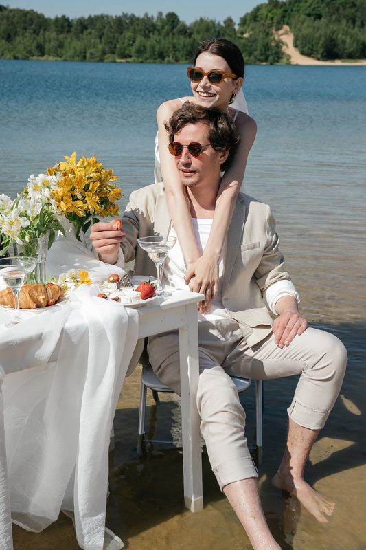 свадебная фотография, женский портрет Свадебная фотосессия у озера фото превью