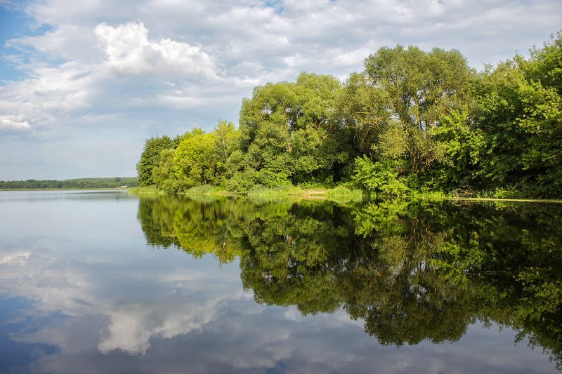 Тихий летний вечер на реке фото превью