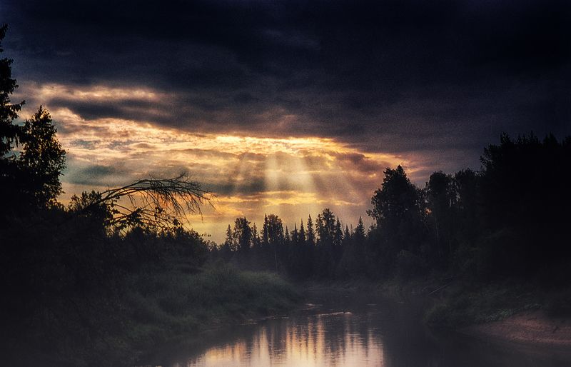 Вечёрка на таёжной речке, 90-е годы. фото превью