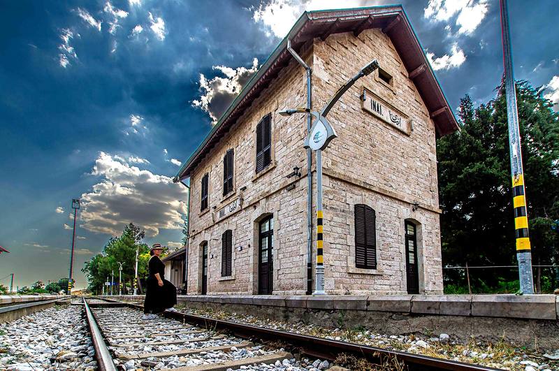 Inay train station фото превью