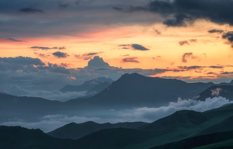 Вечер в горах фото превью