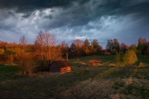 Ночь, приходящая с востока