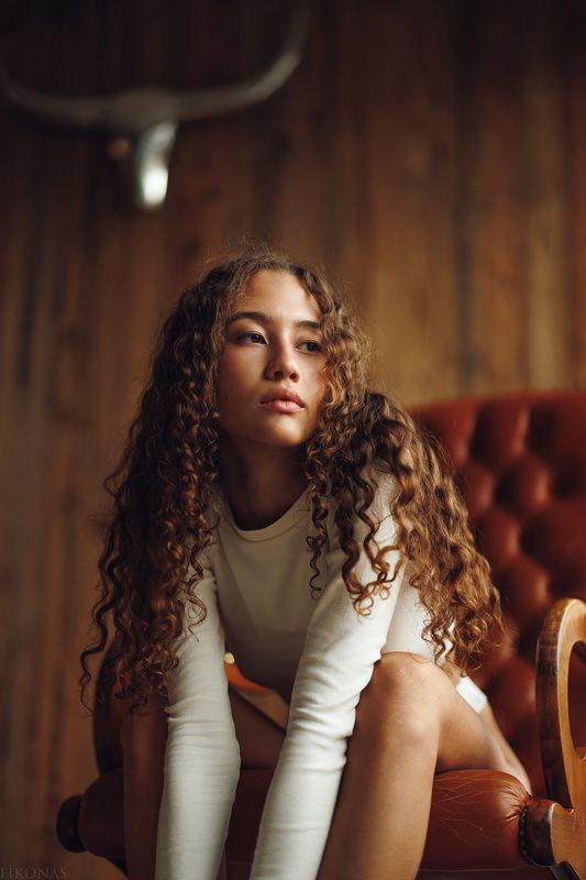 eikonas,purestmagazine,austria,professional,beautyphotography,girl,beauty,lifestyle,professionalartist,availablelight,sensual Under The Eyes Of The Silver Bull фото превью