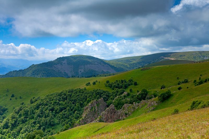 горы, пейзаж, landscape, природа, долина  Вид на Эльбрус с горы Тузлук фото превью
