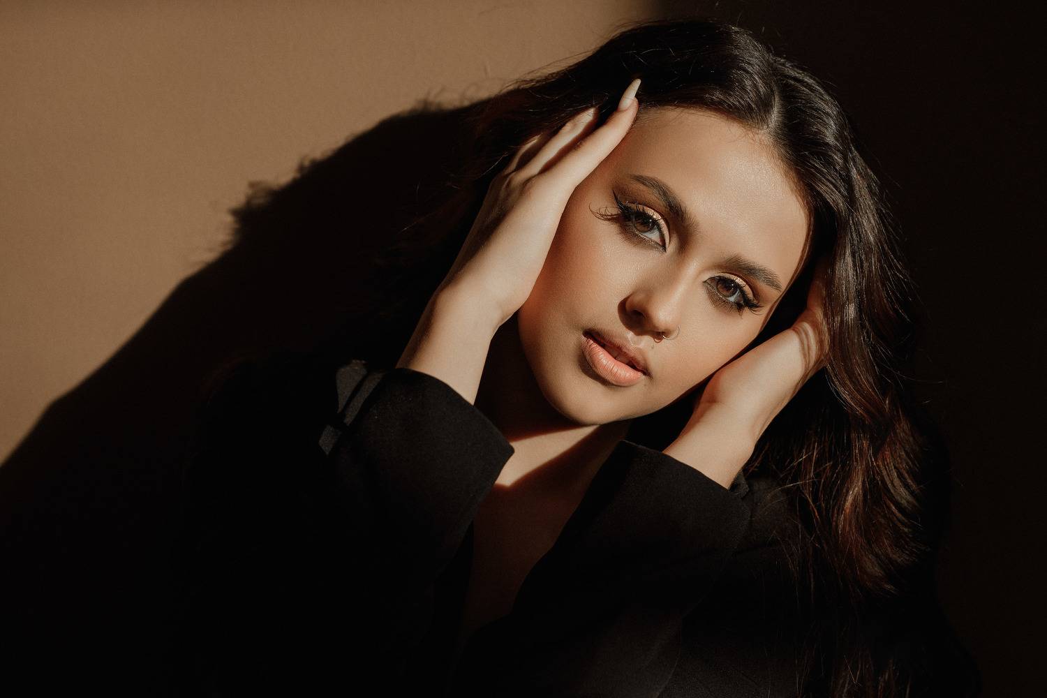 девушка, модель, портрет, фотосессия, студия, гламур, girl, model, modeling, young, portrait, творческий портрет, женский портрет, woman, young woman, glamour, постановка, постановочная фотография, fashion, Васильев Владимир