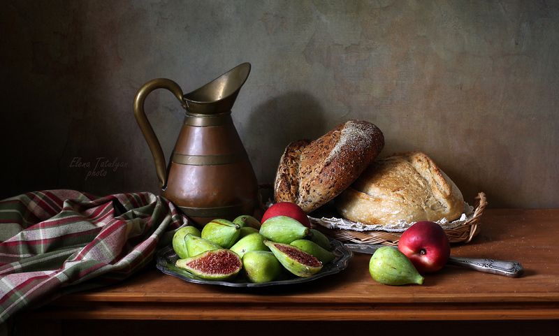 хлеб, инжир С инжиром и хлебом фото превью