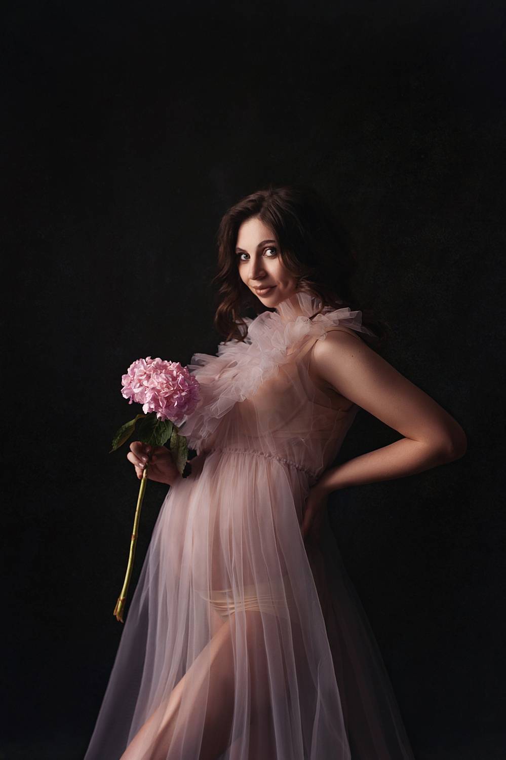 mom and baby, mom, maternity, pregnancy, mother, love, family, pregnancyphoto, familyphoto, материнство, мама, мама и малыш, мать и дитя, любовь, портрет, студийный портрет, семейный портрет, беременность, будущая мама, в ожидании, Ману Фалько