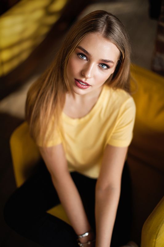 портрет, глаза, взгляд, боке, игра света Саша фото превью