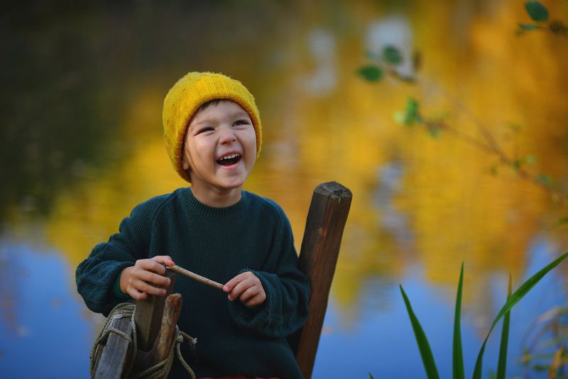 осень, мальчик, дети, улыбка  фото превью