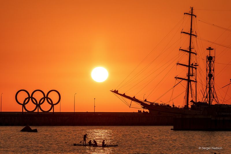 #море #закат #шторм #природа #сочи #отдых #парусник #люди Прогулки по Сочи фото превью