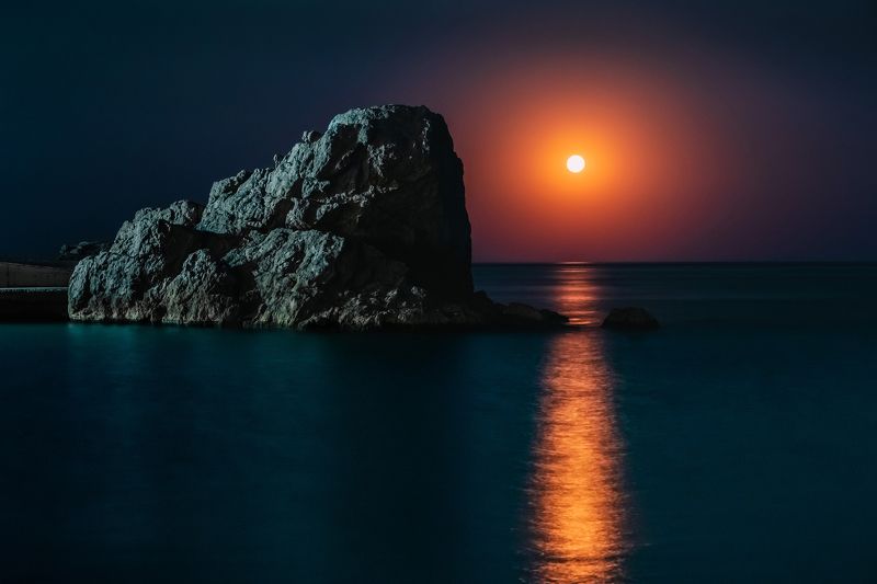 Пейзаж с луной фото превью