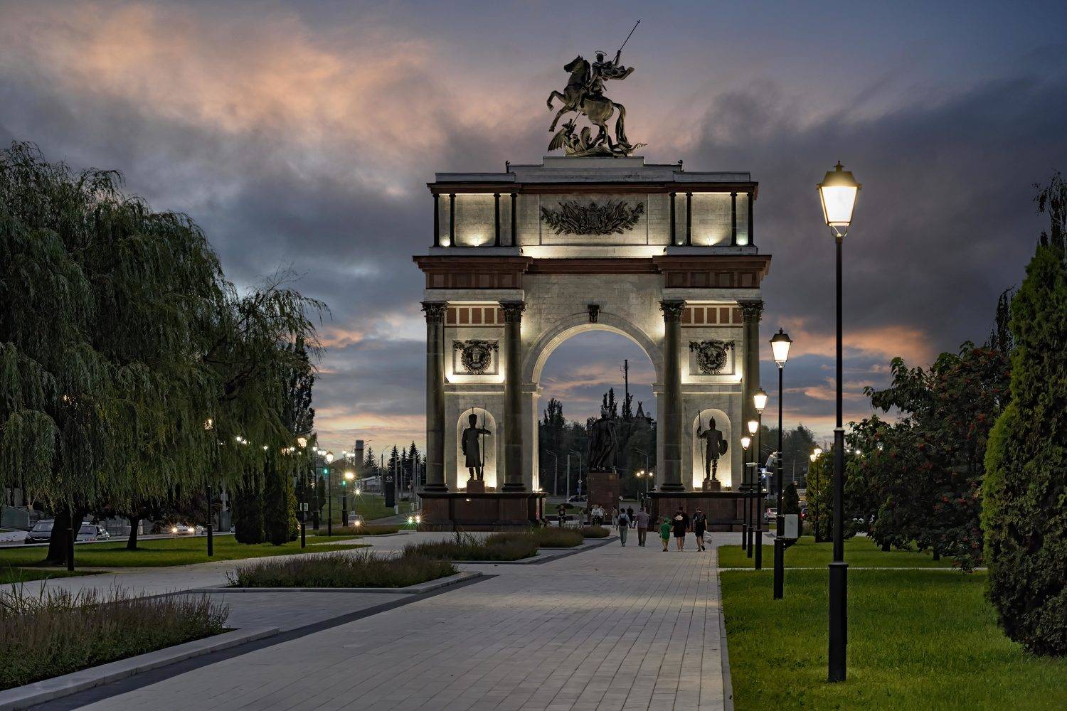 город, архитектура, , курск, вечер, памятник, Михаил Кудрявцев