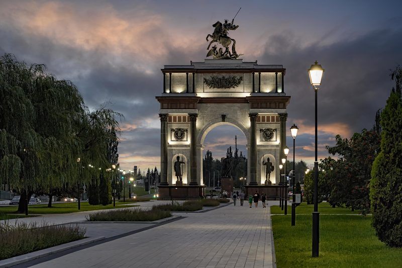 город, архитектура, , курск, вечер, памятник Триумфальная арка фото превью