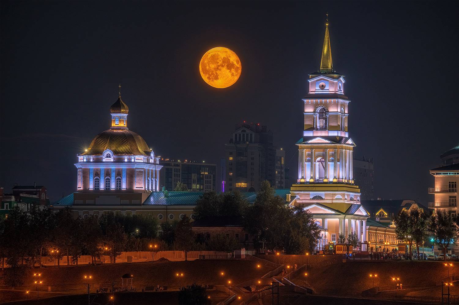 пермь, пермский край, ночь, луна, город, ночной город, городской пейзаж, луна, полнолуние, луна над городом, Кузнецов Кирилл