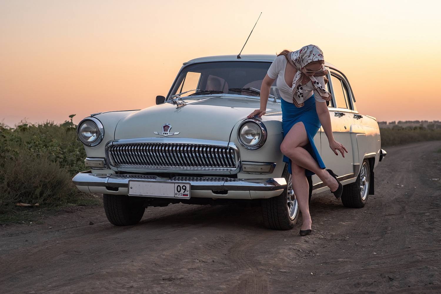 волна, газ21, авто, автомобиль, ретро, шестидесятые, кино, транспорт, закат, платок, мини, модель, поле, закат, Арсен Алабердов