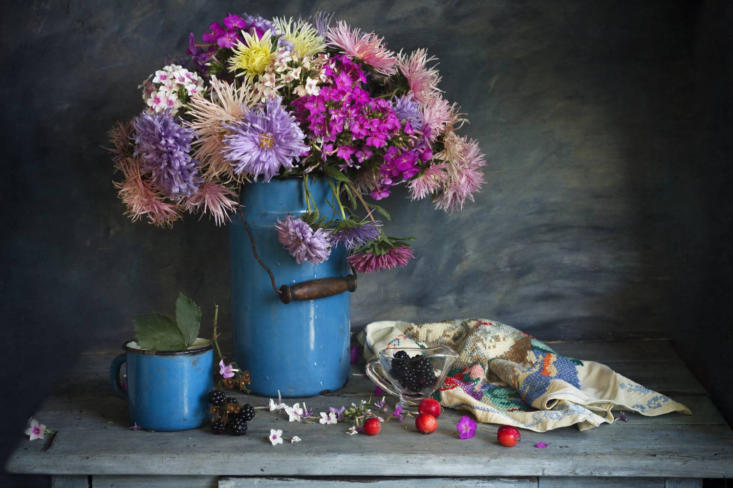 букет цветов, ягоды, натюрморт, лето, вышивка, Зимина Лионелла