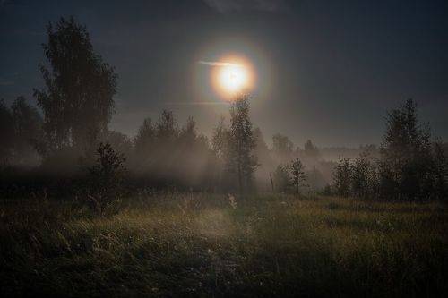 Полнолуние, туман и лунная корона