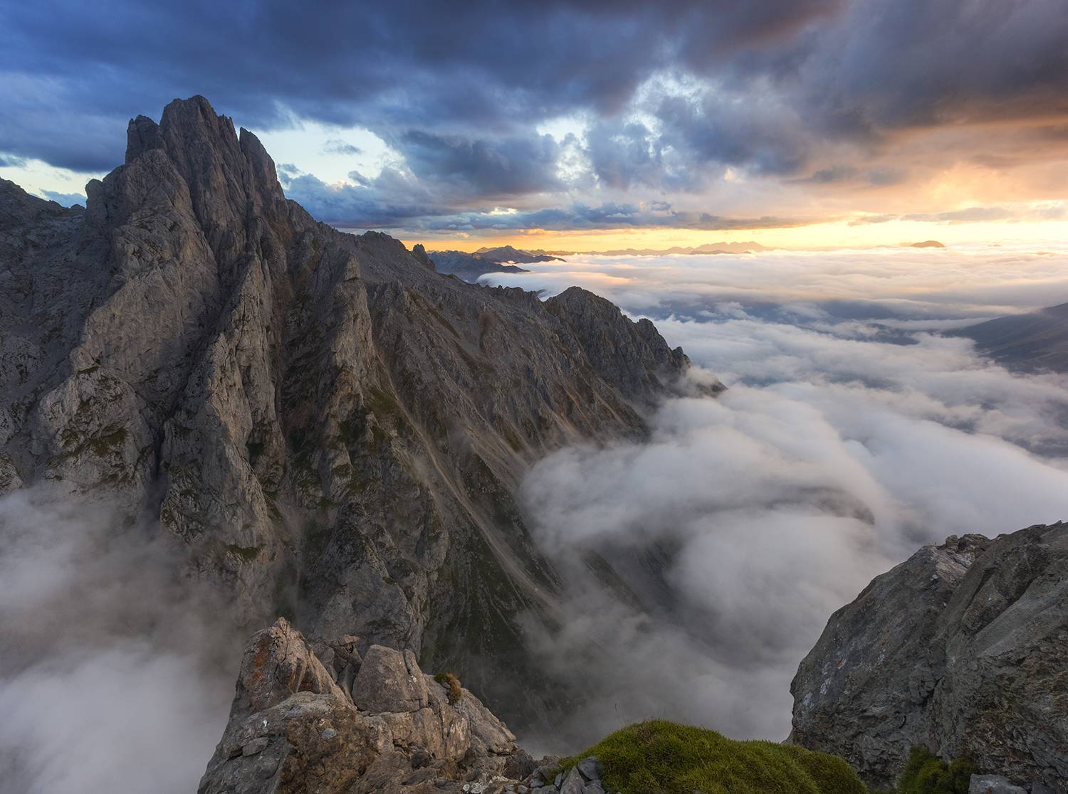 photography, mountain, spring, flower, landscape, photo, awakening, flowers, land, landmark, lands, dramatic ligth, ligth, mountains, jimenez millan samuel