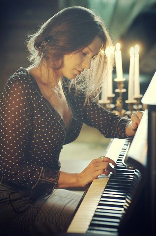 девушка, музыка, свечи, лирика, потрет Пианино фото превью