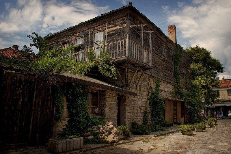 болгария, город, здание, архитектура, окно, дверь, ворота, забор, старина, история, улица, крыша, мостовая, лето, dyadyavasya, Дмитрий Шамин