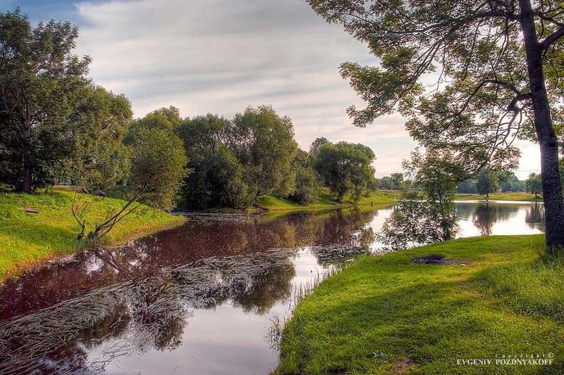 hdr, август, вода, красота, лето, небо, облака, отражение, отражения, пейзаж, петергоф, петродворец, природа, река Багровые реки фото превью