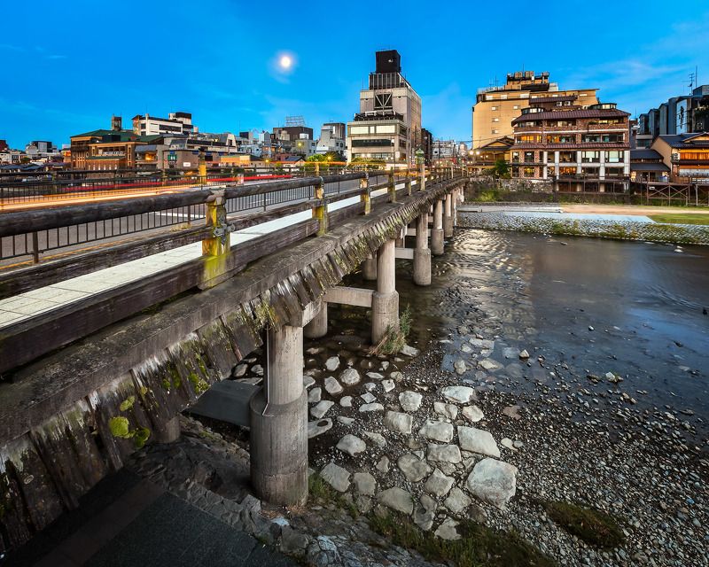ancient, architecture, asia, asian, blue, bridge, building, center, city, cityscape, darkness, dawn, dori, electric, history, iconic, illuminated, japan, japanese, kama, kamo, kamogawa, kansai, kyoto, landmark, landscape, lights, morning, night, ohashi, o Sanjo Ohashi Bridge and Kamo River, Kyoto, Japan фото превью