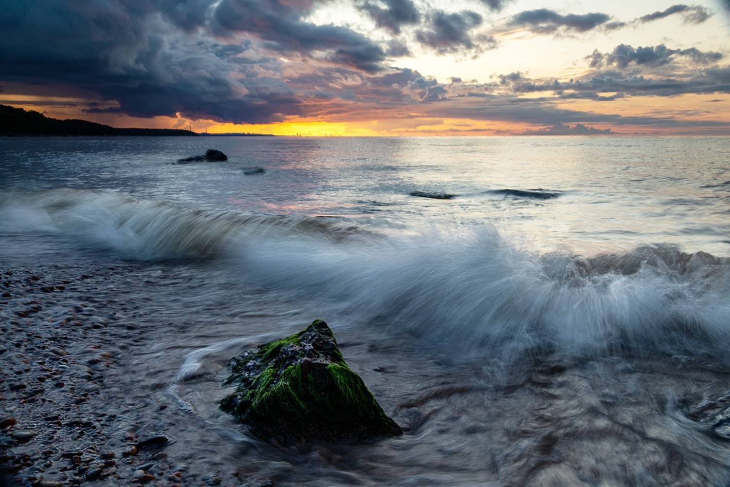 нарва балтика море сентябрь вечер закат берег волны камни, Сергей Четвертной