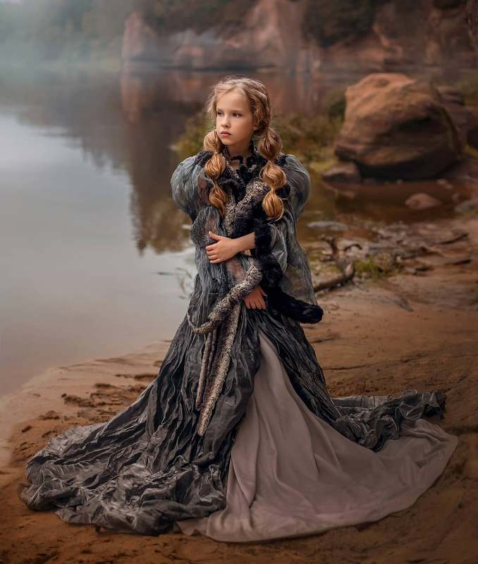 постановочная фотография, Mistress of the river................................................ фото превью
