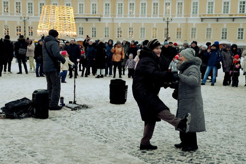 Новогодняя плясовая фото превью