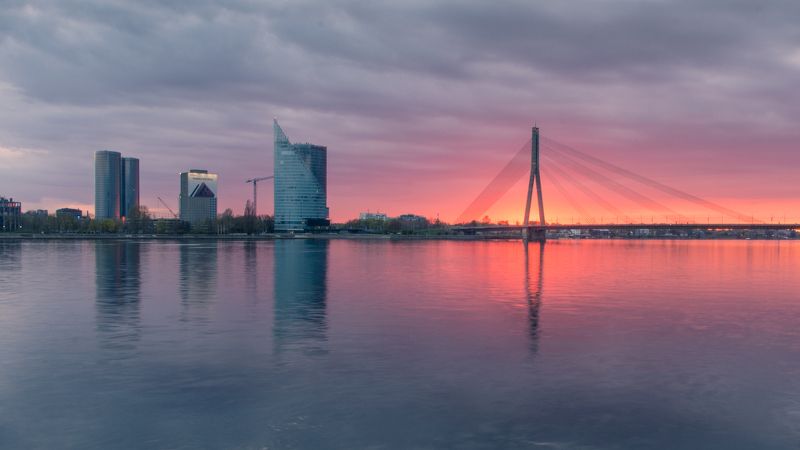 #visitlatvia, #visitriga, #riga, #rigaoldtown, #rigacity, #rīga, #sunsetlovers, #sunsetphotography, #cityscape, #beautifuldestinations, #destination, #sunsetsky, #burningsky, #europetravel, #europe_vacations, #europedestinations, #sunset, #sunsetphotograp *** фото превью