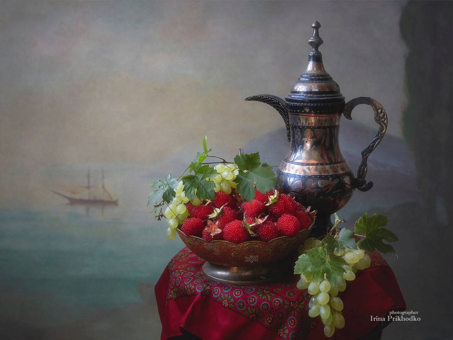 натюрморт, ягоды, тибетская малина, виноград, Приходько Ирина