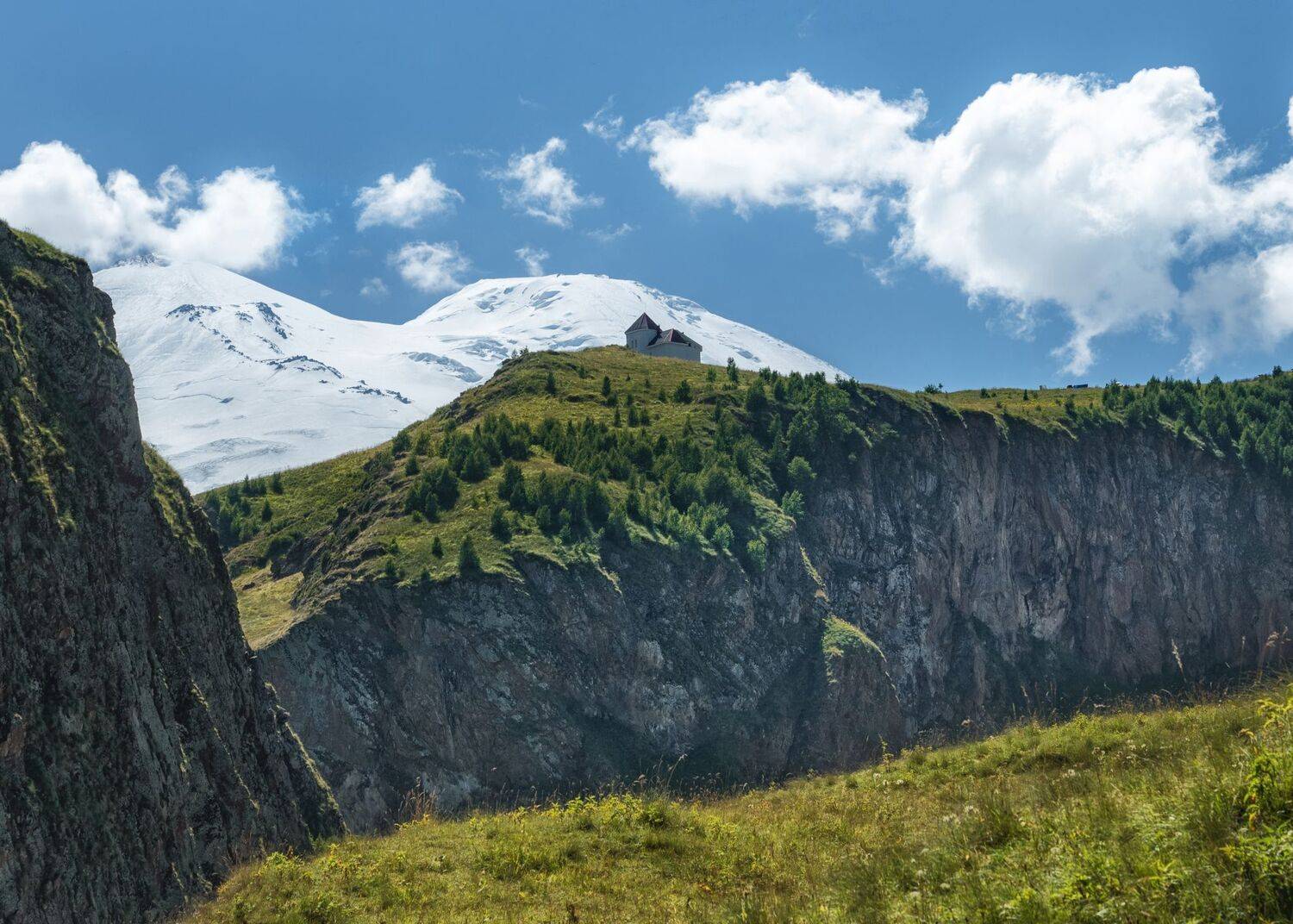 , Дэм Константин
