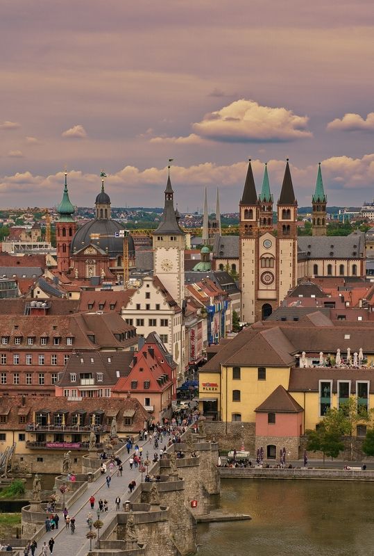 Шпили и крыши фото превью