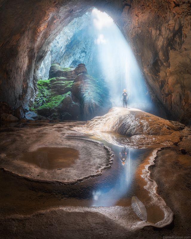 Vietnam Son Doong - the largest cave in the world