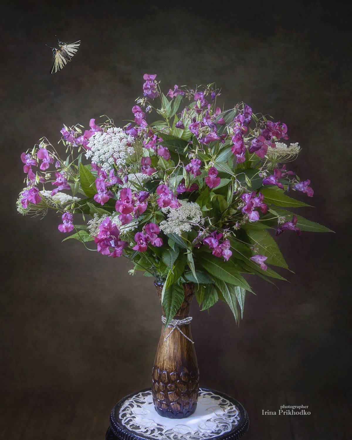 натюрморт, цветы, букеты, бальзамин железистый, дикая петрушка, Приходько Ирина