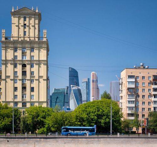 Современный город. / Modern city.
