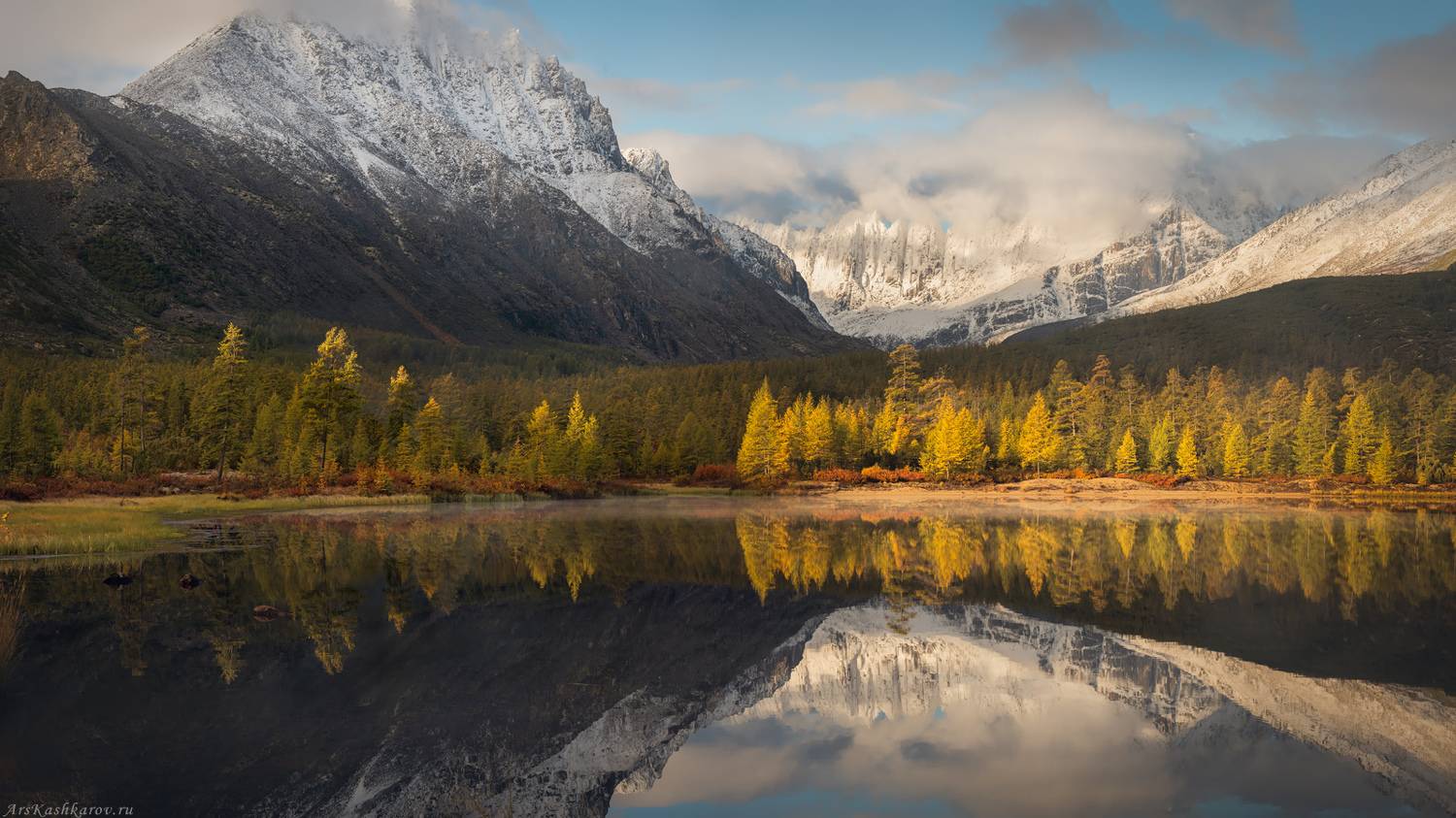 колыма, озеро джека лондона, озеро невидимка, магаданская область, дальний восток, лиственницы, лесотундра, тайга, большой ангачак, Арсений Кашкаров