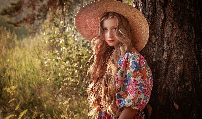 Тася в лесу фото превью