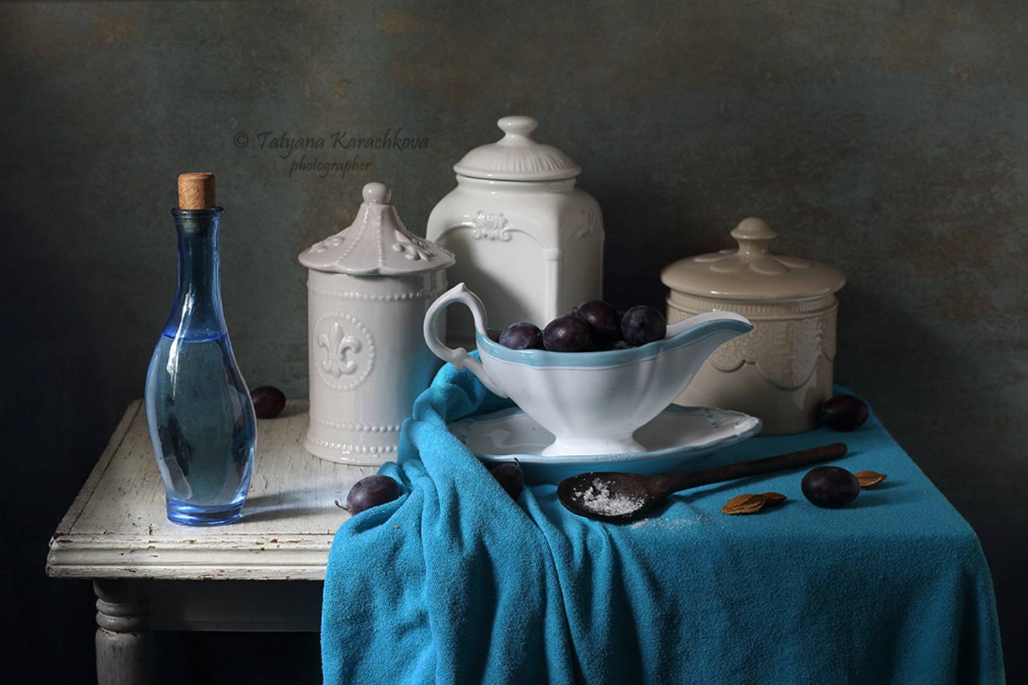 натюрморт, банка для сыпучих, сливы, соусник, кузнецовский фарфор, Tatyana Karachkova