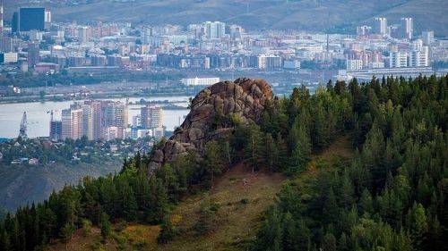 С видом на город