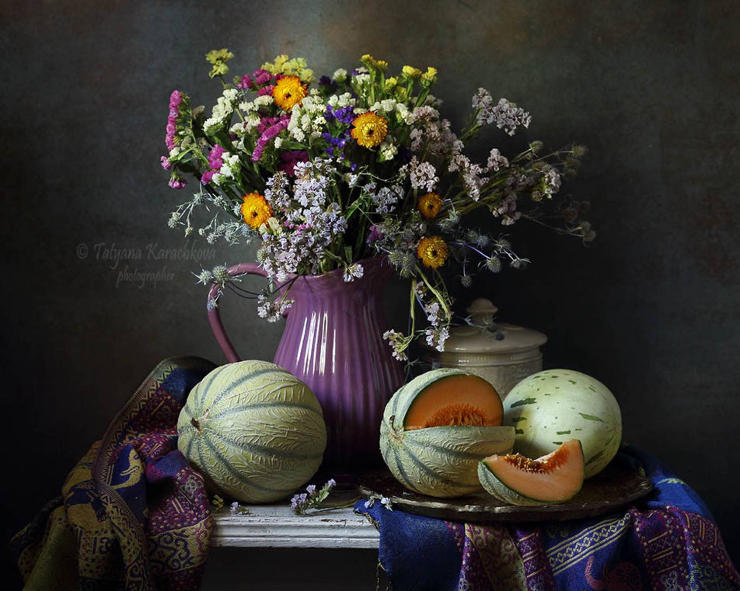 натюрморт, дыня, дыня далматин, дыня шаранте, бессмертники, иммортели, цветы, Tatyana Karachkova