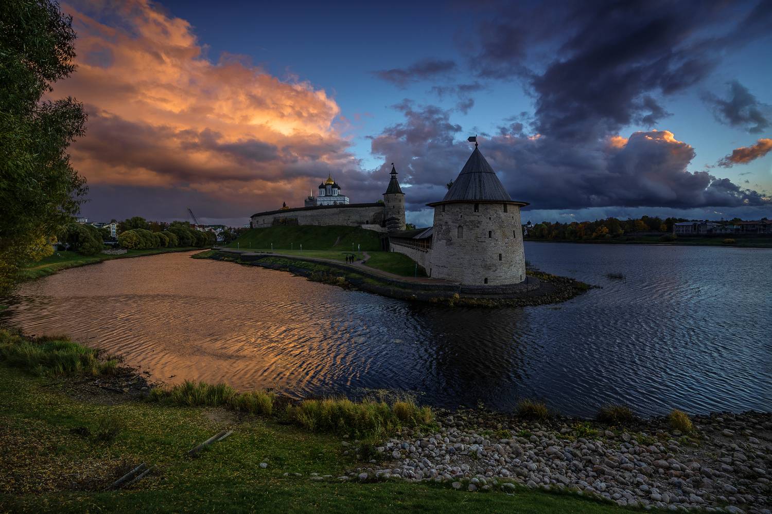 псков, кром, вечер, октябрь, Зверев Олег