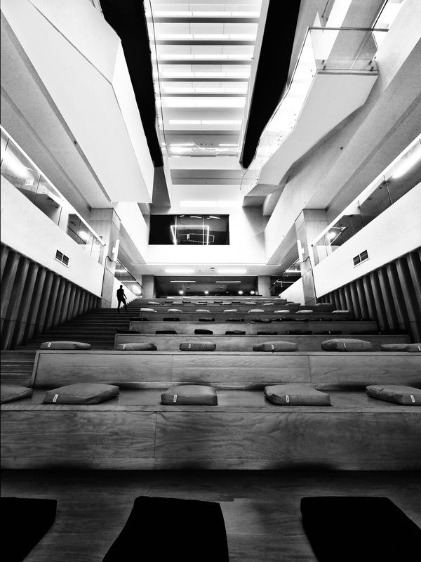 Up the Theatre фото превью