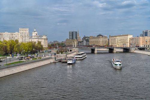Москва летним днем