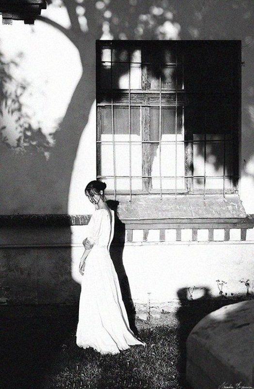 #Curves #ENEA #Moscow #beautiful #black and white photo #dress #girl #model #monochrome #sunset #white dress #ВДНХ #Изгибы #белое платье #девушка #закат #красиво #модель #монохром #москва #платье #черно-белое фото Сurvature фото превью