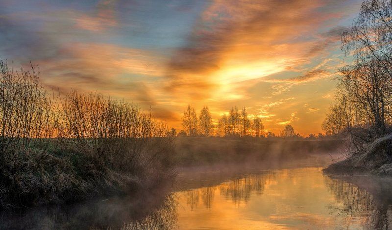 Пламенеет апрельский рассвет фото превью