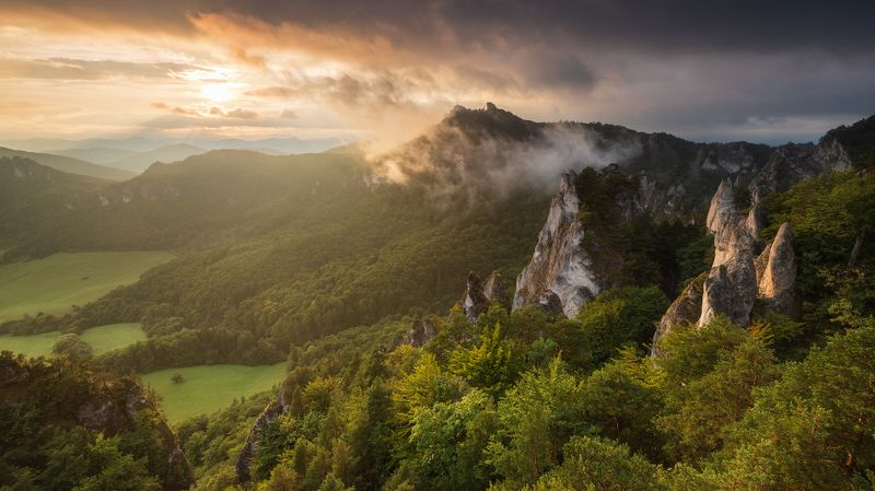 Suľov rocks after rain фото превью